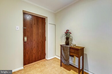 4970 Sentinel Dr, Bethesda, MD 20816 - photo 2