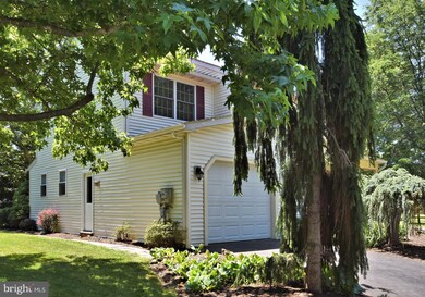 144 Sterling Dr, Perkasie, PA 18944 - photo 2