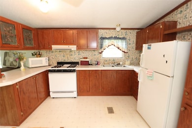 Beautiful Eat In Kitchen