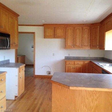 6526 Osborn Mill Rd, Seagrove, NC 27341 - photo 3