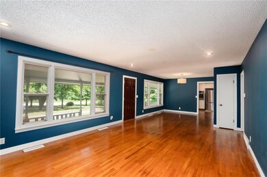 1211 N 1800 Rd, Lawrence, KS 66049 - photo 6