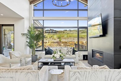 24_Living-Room_1800x1200_4256488_a