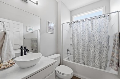 1021 SW Cheshire Dr, Raymore, MO 64083 - photo 7