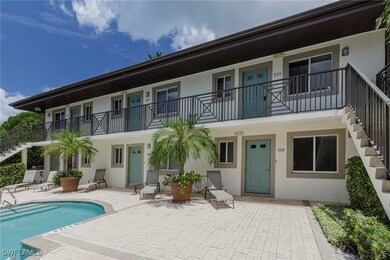 480 5th St S unit 102, Naples, FL 34102 - photo 3
