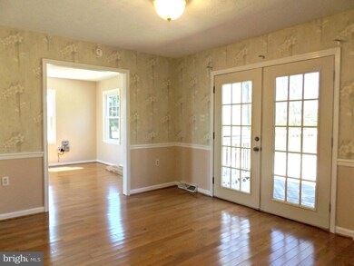 251 Greenfield Dr, Winchester, VA 22603 - photo 5