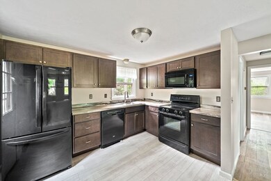 21 Nancy Dr, Plymouth, MA 02360 - photo 4