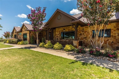 894 Blue Cut Rd N, McGregor, TX 76657 - photo 7