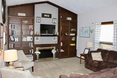 Family Room w/Fireplace