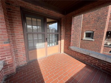 2673 Euclid Heights Blvd unit 4, Cleveland, OH 44106 - photo 5
