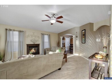 2477 Dorsey Dr, Hubbard, OR 97032 - photo 6