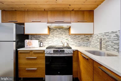 870 N 28th St unit 201, Philadelphia, PA 19130 - photo 6