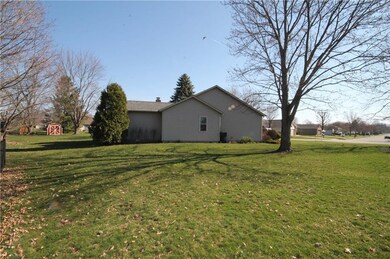 3606 Bonaventure Ct, Columbus, IN 47203 - photo 7