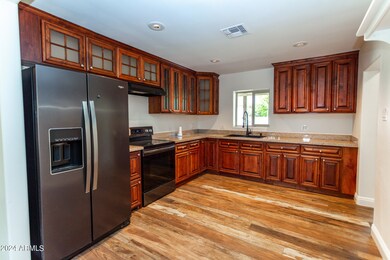 2542 E Willetta St, Phoenix, AZ 85008 - photo 2