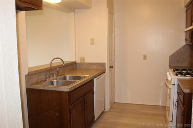 302 W Quantico St, Broken Arrow, OK 74011 - photo 5