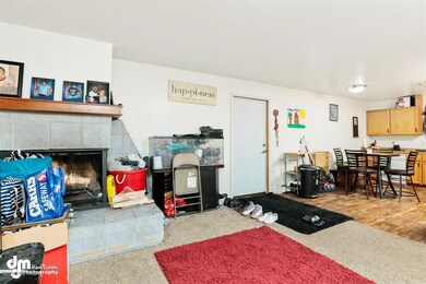 04-Unit 2 Living Room 20201007-DW-8