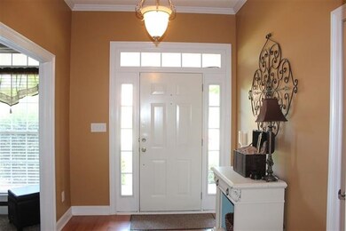 304 Victoria Cir, Warner Robins, GA 31088 - photo 2