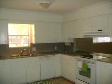 3805 Holly Glen Dr, Bay City, TX 77414 - photo 2