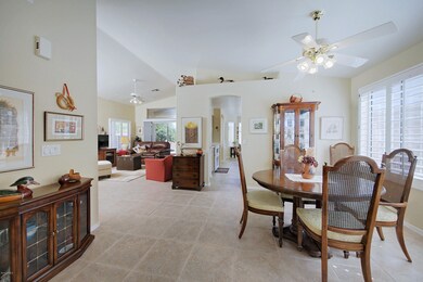 10736WBeaubienDr-003