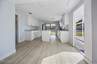 1371 River Hills Ct, Jacksonville, FL 32211 - photo 7