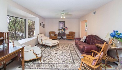 frontroom1