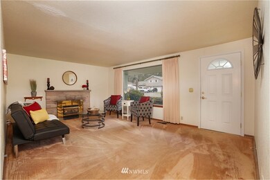 3915 Chestnut Dr W, University Place, WA 98466 - photo 2