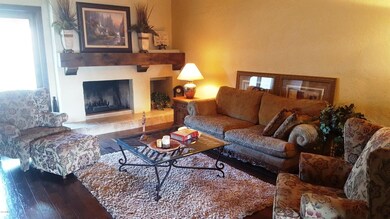 006_Living Room