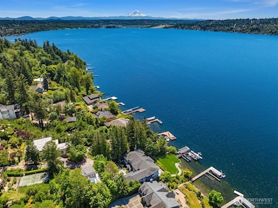 8233 W Mercer Way, Mercer Island, WA 98040 - photo 6