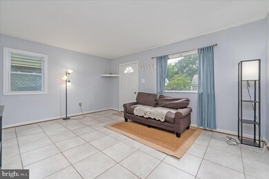 251 Kent Dr, Manassas Park, VA 20111 - photo 5