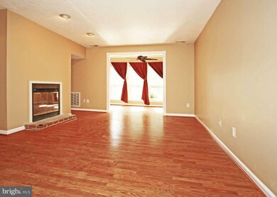 10044 Oakton Terrace Rd unit 10044, Oakton, VA 22124 - photo 4