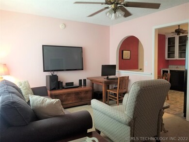 401 S Gum Ave, Broken Arrow, OK 74012 - photo 2