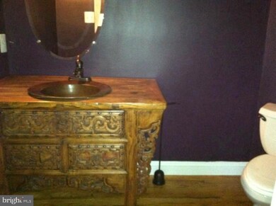 3906 Barcroft Mews Ct, Falls Church, VA 22041 - photo 6