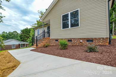 220 Aspen Dr, Gastonia, NC 28052 - photo 2