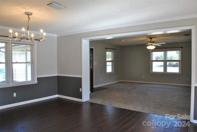 125 Hoots Ln, Statesville, NC 28625 - photo 2