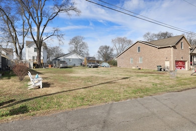 172 S Maple Ave, Gallatin, TN 37066 - photo 2