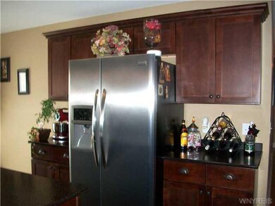 1050 Wayne Ave, North Tonawanda, NY 14120 - photo 4