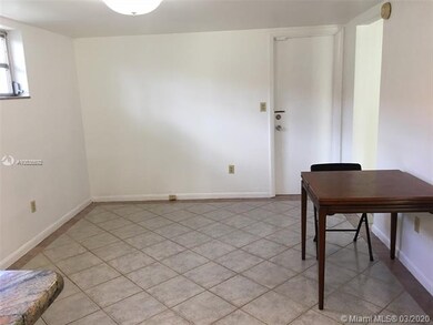 Breakfast Area adjacent to Kitchen