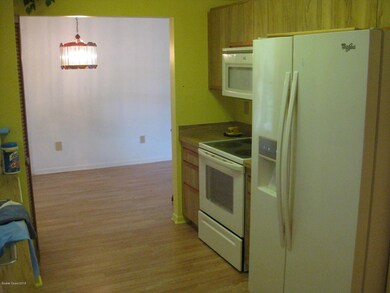 Kitchen & Dining
