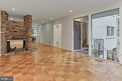 6366 Burton Cir, Falls Church, VA 22041 - photo 4
