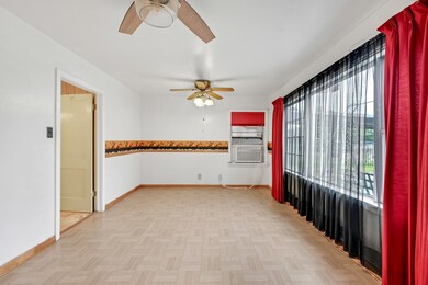 10715 Royal Pine Dr, Houston, TX 77093 - photo 4