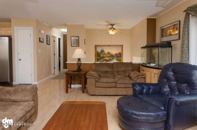 3740 Perenosa Anchorage AK-small-003-Liv