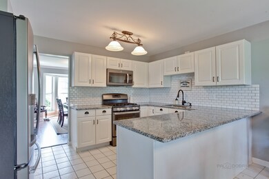 Plenty of Room for 2 Cooks!