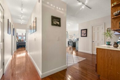 Harbor Towers unit 19G, Boston, MA 02110 - photo 3