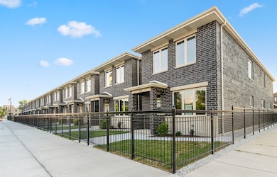 4167 S Halsted St, Chicago, IL 60609 - photo 2