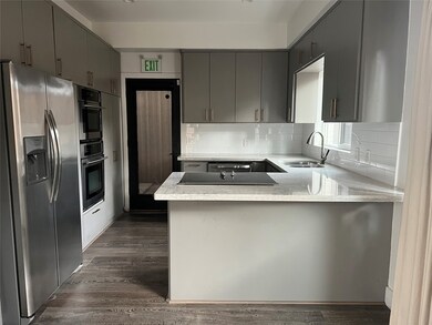 1919 Missouri St, Houston, TX 77019 - photo 7