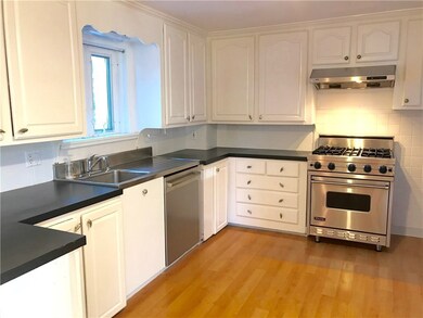 20 Dryden Ave, Pawtucket, RI 02860 - photo 5