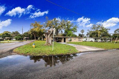 2701 Woodlawn Dr, Winter Haven, FL 33881 - photo 2