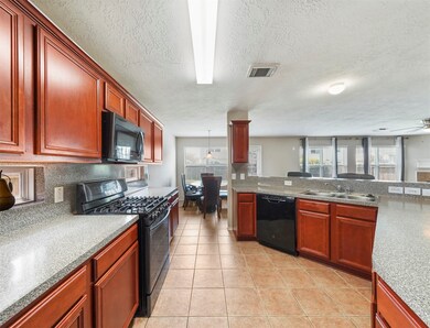 7243 Caracara Dr, Houston, TX 77040 - photo 7