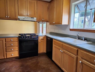 678 Loudon Rd, Fredericksburg, TX 78624 - photo 7