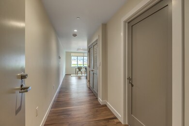 1565 Broadway unit 304, Saugus, MA 01906 - photo 3