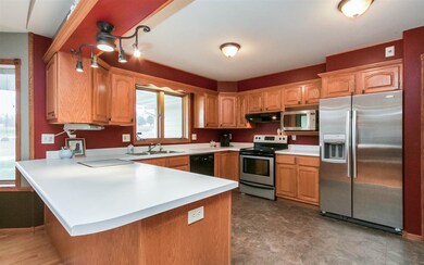 2829 S Park Ridge Rd, Marion, IA 52302 - photo 5